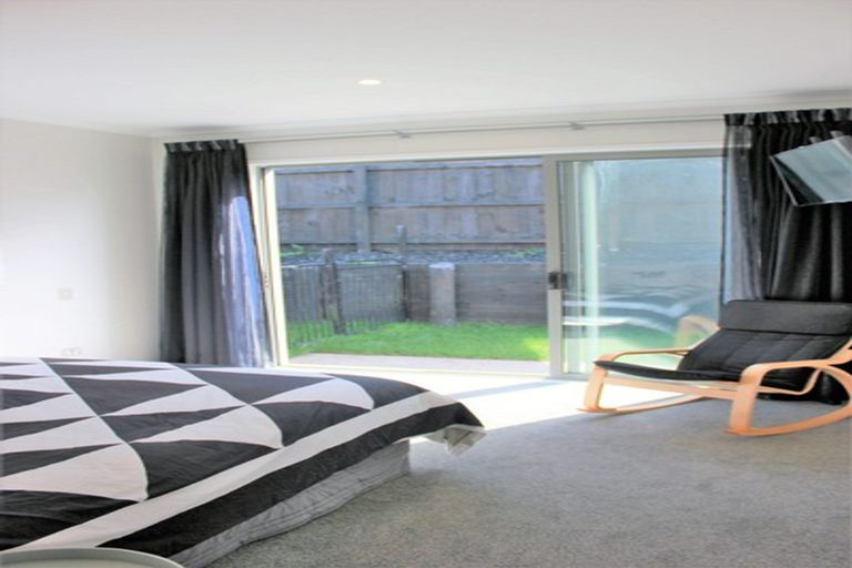 Photo of property in 2 Huarahi Pai Road, Huapai, Kumeu, 0810