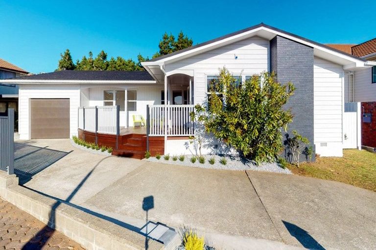 Photo of property in 34 Westview Grove, Miramar, Wellington, 6022