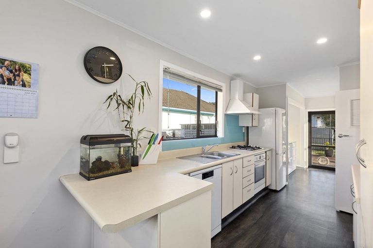 Photo of property in 312 Stokes Valley Road, Stokes Valley, Lower Hutt, 5019