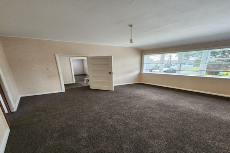 Photo of property in 15 Freyberg Street, Waterloo, Lower Hutt, 5011