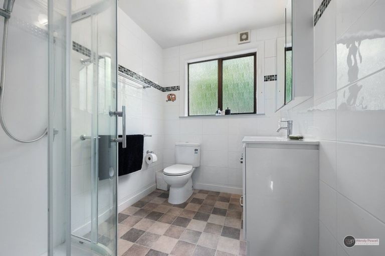 Photo of property in 51 Poto Road, Normandale, Lower Hutt, 5010