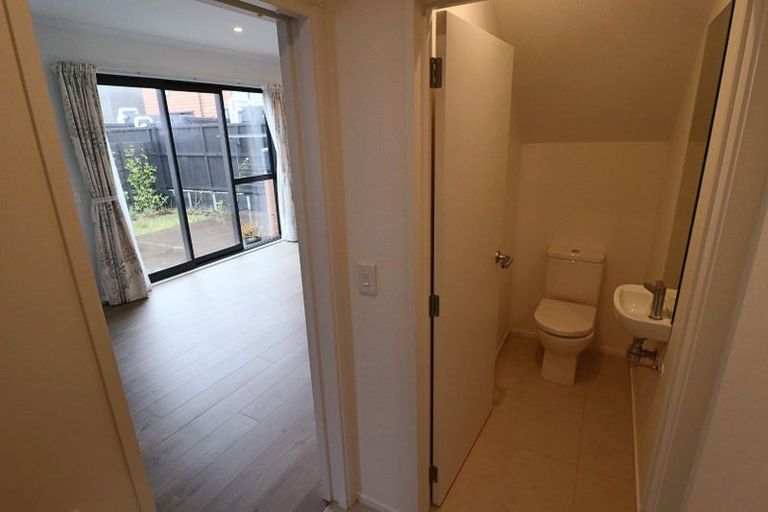 Photo of property in 9 Rangitamiro Place, Hobsonville, Auckland, 0616