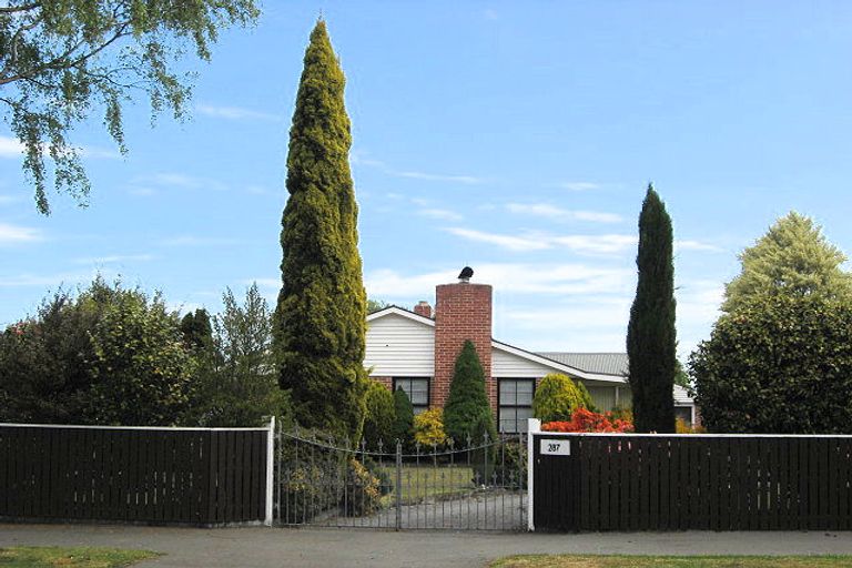 Photo of property in 287 Memorial Avenue, Burnside, Christchurch, 8053