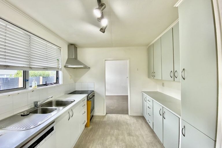 Photo of property in 60a Swaffield Road, Papatoetoe, Auckland, 2025