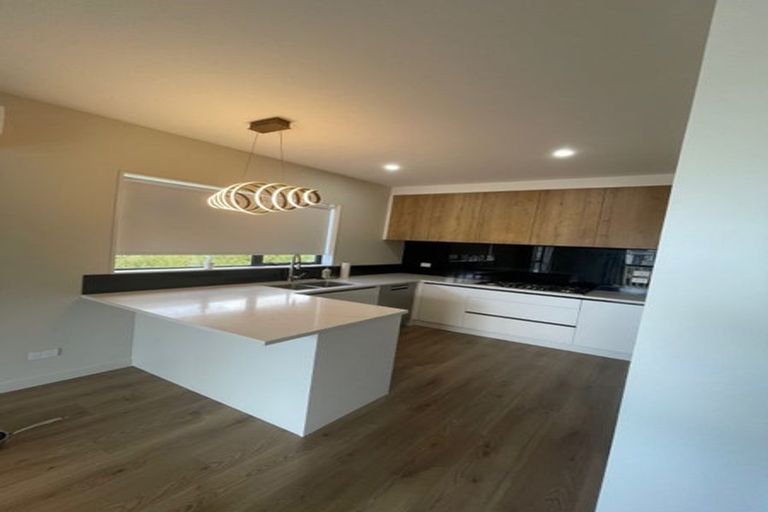 Photo of property in 24 Baumea Rise, Massey, Auckland, 0614