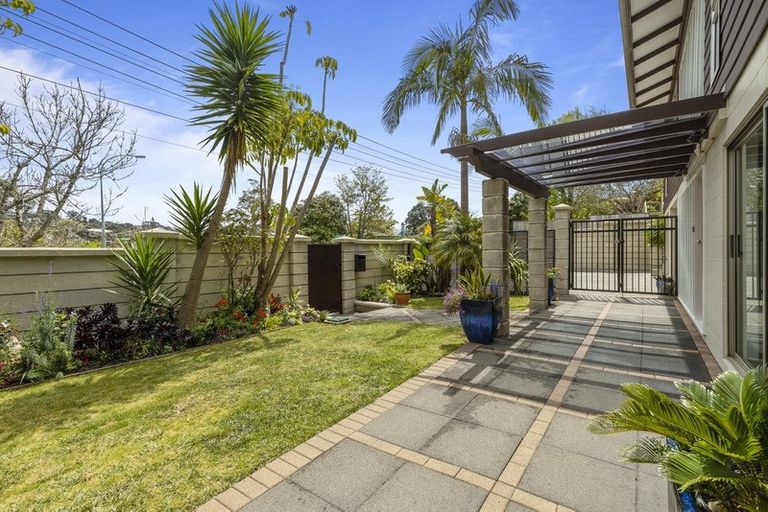 Photo of property in 1/517 Beach Road, Murrays Bay, Auckland, 0630