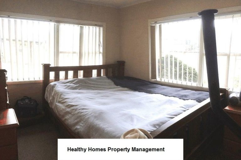 Photo of property in 5 Bedford Street, Te Atatu South, Auckland, 0610