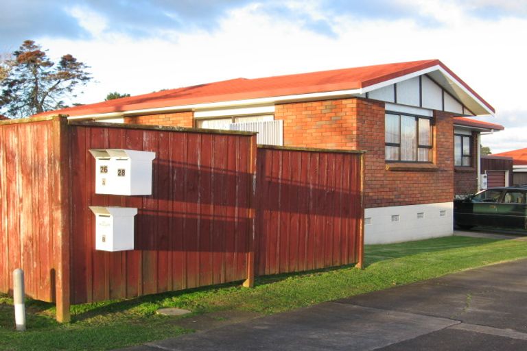 Photo of property in 2/26 Patons Road, Howick, Auckland, 2014