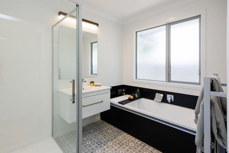 Photo of property in 30 Dogwood Way, Milson, Palmerston North, 4414