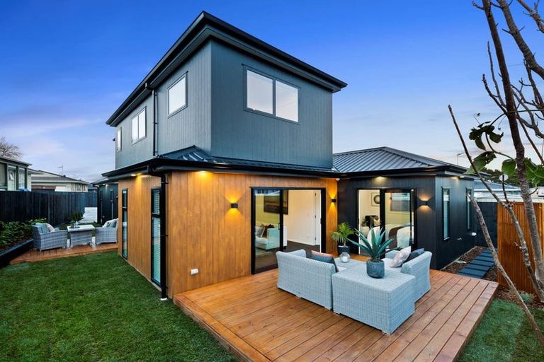 Photo of property in 7a Gambare Place, Wattle Downs, Auckland, 2103