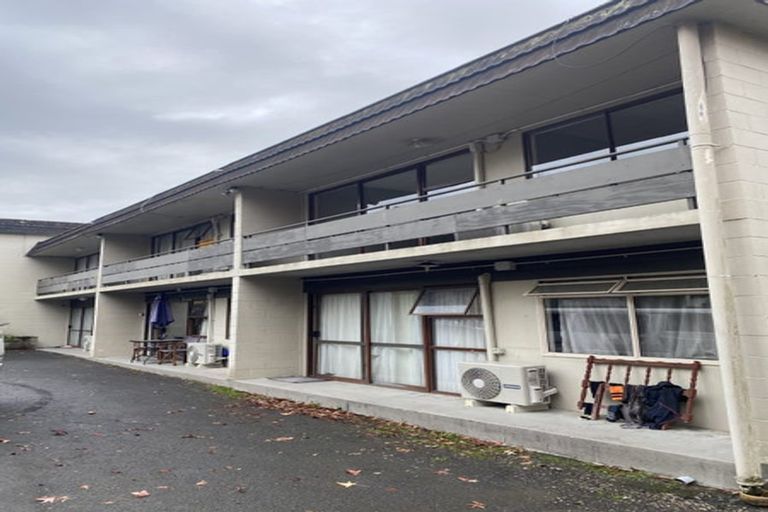 Photo of property in 2/12 Oakley Avenue, Claudelands, Hamilton, 3214