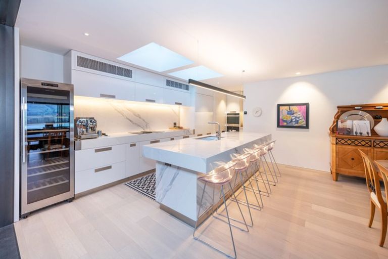 Photo of property in 10 Bay Rise, Wanaka, 9305