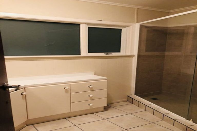 Photo of property in 27 Mahara Avenue, Birkenhead, Auckland, 0626