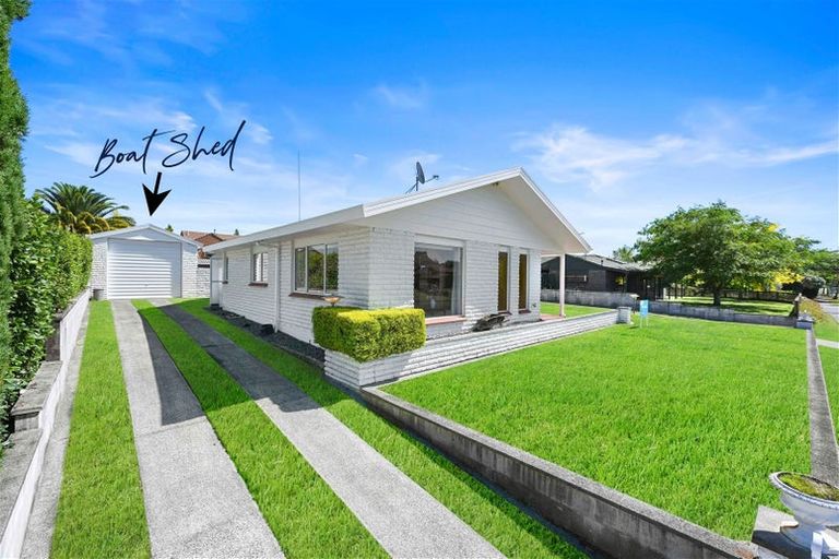 Photo of property in 43 Delamare Road, St Andrews, Hamilton, 3200