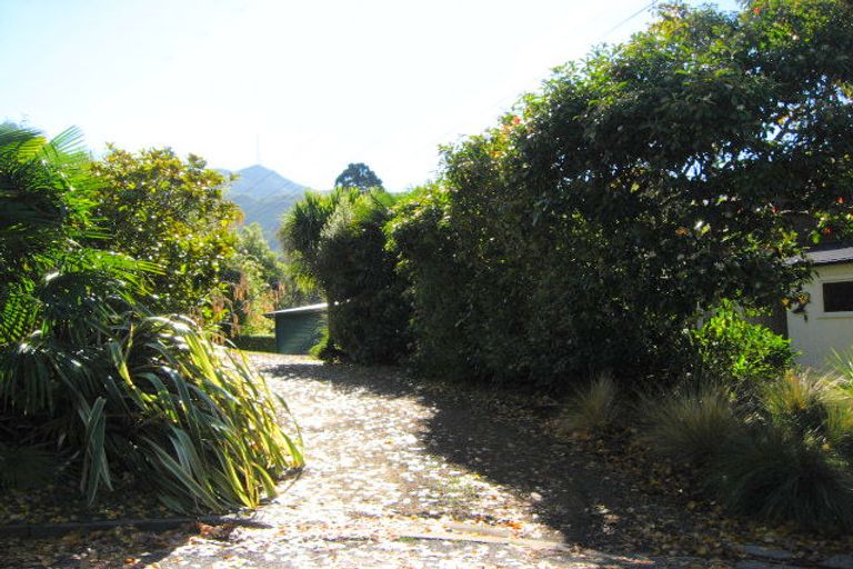 Photo of property in 13 Cresswell Avenue, Governors Bay, Lyttelton, 8971