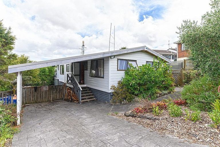 Photo of property in 3 Cantua Close, Totara Heights, Auckland, 2105