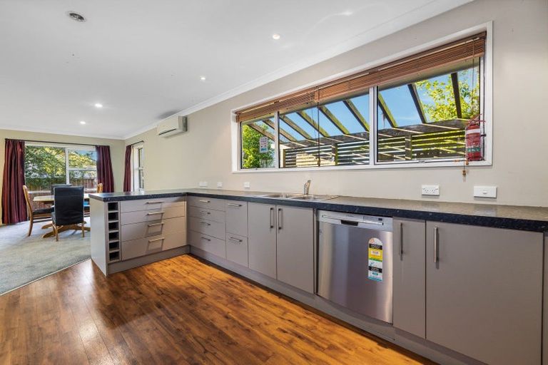 Photo of property in 360 Yaldhurst Road, Russley, Christchurch, 8042