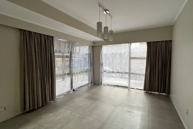 Photo of property in 2/10 Central Avenue, Papatoetoe, Auckland, 2025