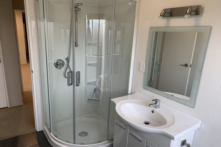 Photo of property in 14 Kilkenny Place, Fitzherbert, Palmerston North, 4410