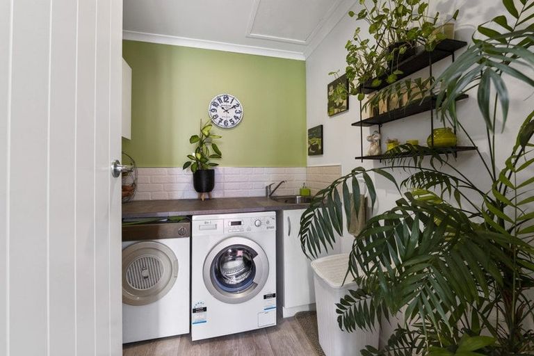 Photo of property in 20 Patterson Road, Hurworth, New Plymouth, 4371