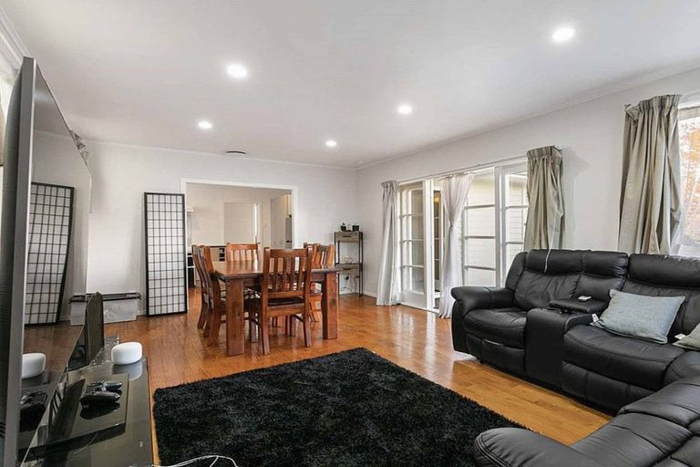 Photo of property in 12 Mountbatten Place, Papakura, 2110