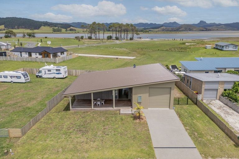Photo of property in 168 Harbour Drive, Matarangi, Whitianga, 3592