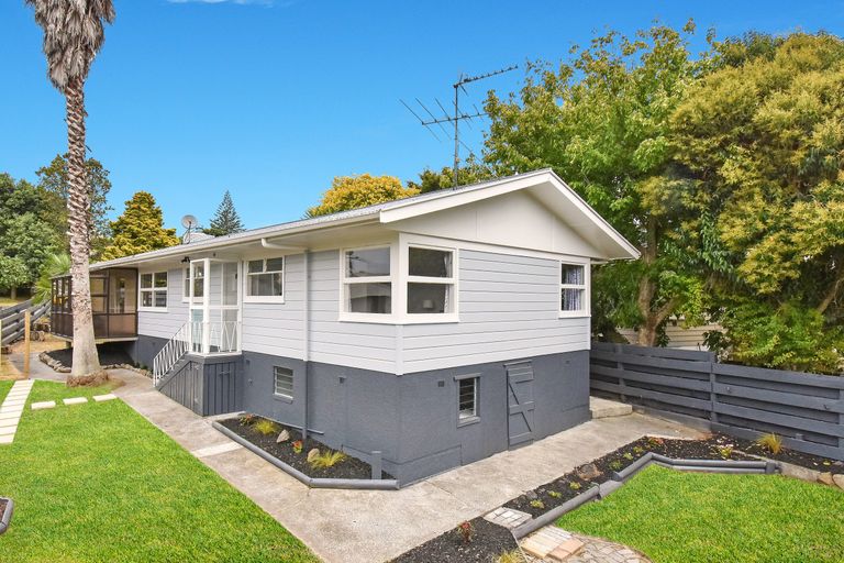 Photo of property in 6 Lawrence Crescent, Hillpark, Auckland, 2102