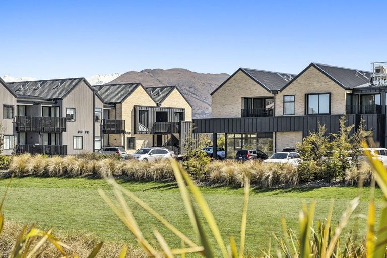 Photo of property in 13/7 Northlake Drive, Wanaka, 9305