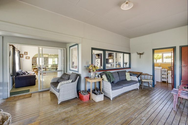 Photo of property in 32 Poukawa Road, Poukawa, Hastings, 4178