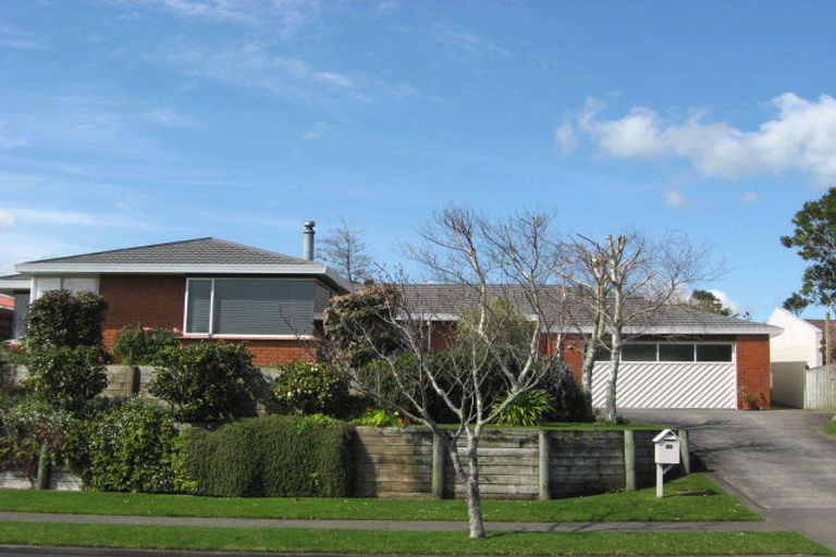 Photo of property in 16 Karamea Street, Whalers Gate, New Plymouth, 4310