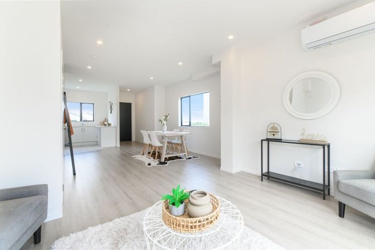 Photo of property in 51b Crestview Rise, Papakura, 2110