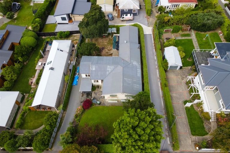 Photo of property in 61 Moncks Spur Road, Redcliffs, Christchurch, 8081