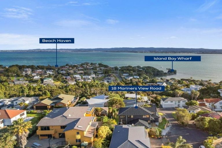 Photo of property in 18 Mariners View Road, Beach Haven, Auckland, 0626