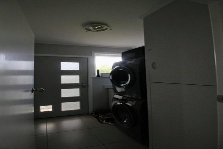 Photo of property in 1/38 Sunnyfield Crescent, Glenfield, Auckland, 0629