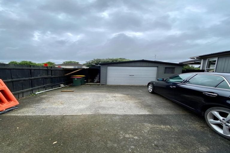 Photo of property in 20 Lipton Grove, Opaheke, Papakura, 2113
