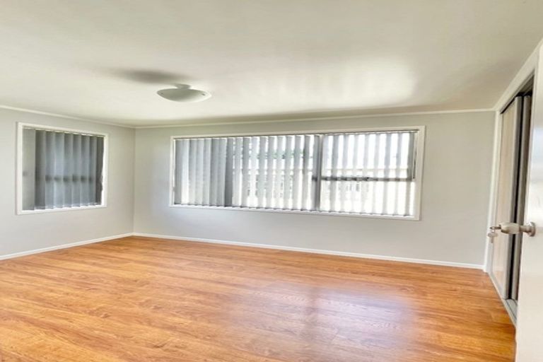 Photo of property in 8 Frostbite Place, Ranui, Auckland, 0612