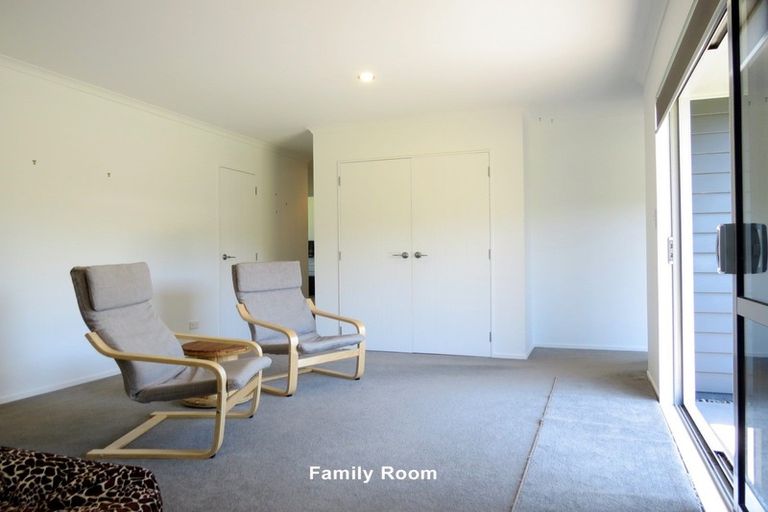 Photo of property in 32 Victoria Street, Coromandel, 3506