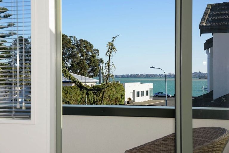 Photo of property in 6a Devon Road, Bucklands Beach, Auckland, 2012