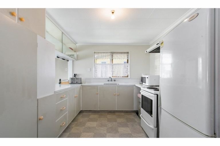 Photo of property in 110 Holborn Drive, Stokes Valley, Lower Hutt, 5019