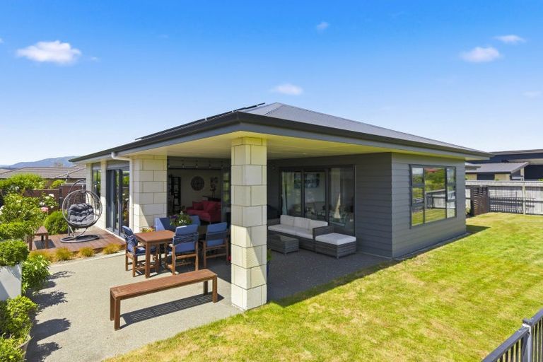 Photo of property in 19 Taranui Way, Paraparaumu Beach, Paraparaumu, 5032