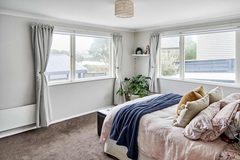 Photo of property in 15 Penguin Grove, Waitangirua, Porirua, 5024