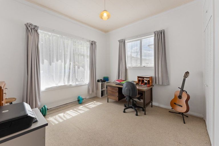 Photo of property in 4 Roxburgh Grove, Petone, Lower Hutt, 5012