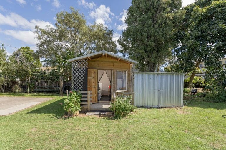 Photo of property in 3 Daphne Road, Tairua, 3508