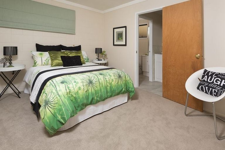 Photo of property in 26 Rotoma Rise, Clover Park, Auckland, 2019
