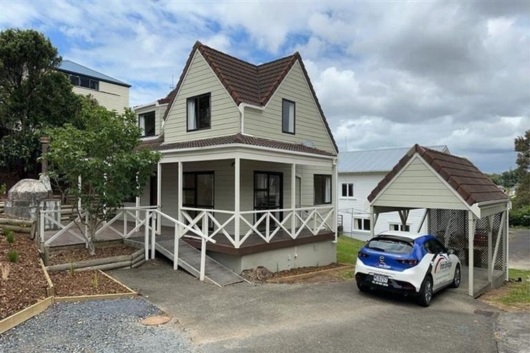 Photo of property in 2/14 Gordon Avenue, Milford, Auckland, 0620