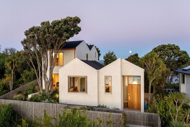 Photo of property in 41a The Crescent, Roseneath, Wellington, 6011