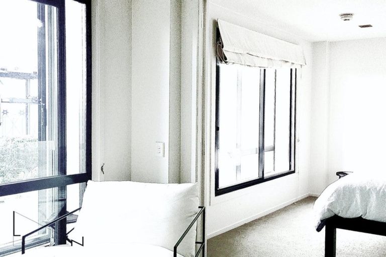 Photo of property in The Docks Apartments, 230/6 Dockside Lane, Auckland Central, Auckland, 1010