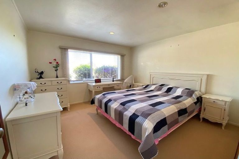 Photo of property in 1/22 Steeple Rise, Pakuranga, Auckland, 2010