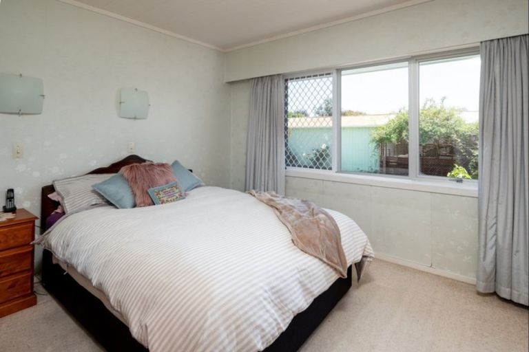 Photo of property in 4 Leon Street, Riverdale, Gisborne, 4010