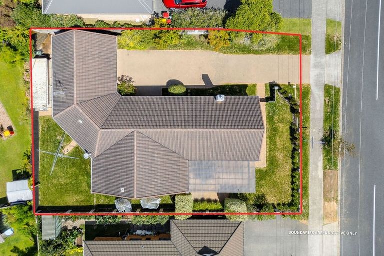 Photo of property in 122 Rototuna Road, Rototuna, Hamilton, 3210